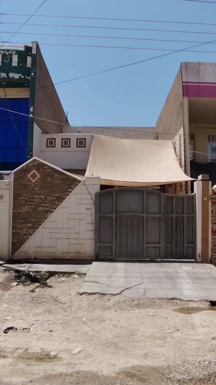 🏡 للبيع – مشتمل مميز في حي الإفراز
فرصة سكنية واستثمارية مميزة في موقع هادئ وقريب من الخدمات الأساسية.
📍 الموقع: حي الإفراز – قرب المدرسة
📐 المساحة: 125 م²
🛣️ الشارع: 15 متر
⬆️ العقار مرتفع عن مستوى الشارع
🔹 شكل العقار: حرف (T)
💰 السعر: مناسب للشاري الجاد
للاستفسار والمعاينة: 📍 مكتب الصفاء للعقار – حي الإفراز قرب جامع القريشي
📞 ***********
عندك عقار للبيع؟ نحن مستعدون للترويج والتسويق بأفضل الطرق للوصول إلى المشتري المناسب.
