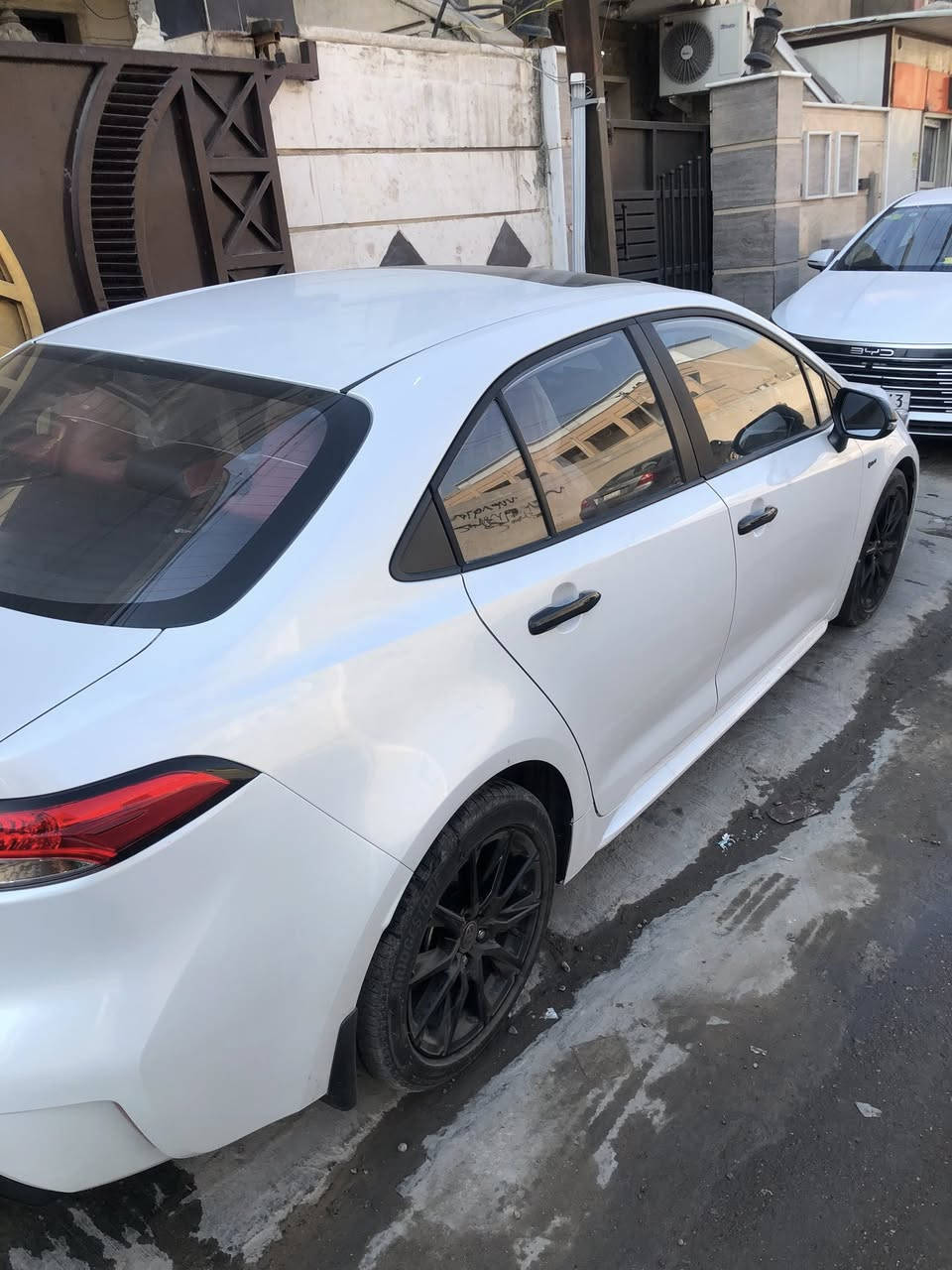 السلام عليكم كورلا S الفول مواصفات موديل 25 ماشيه 8000السياره بيها بارد بالهلال وطخات خفيفه بالبابين من جهة السايق مثل مموضح بالصور والباقي كفاله السعر ١٥٥ الرقم ***********
