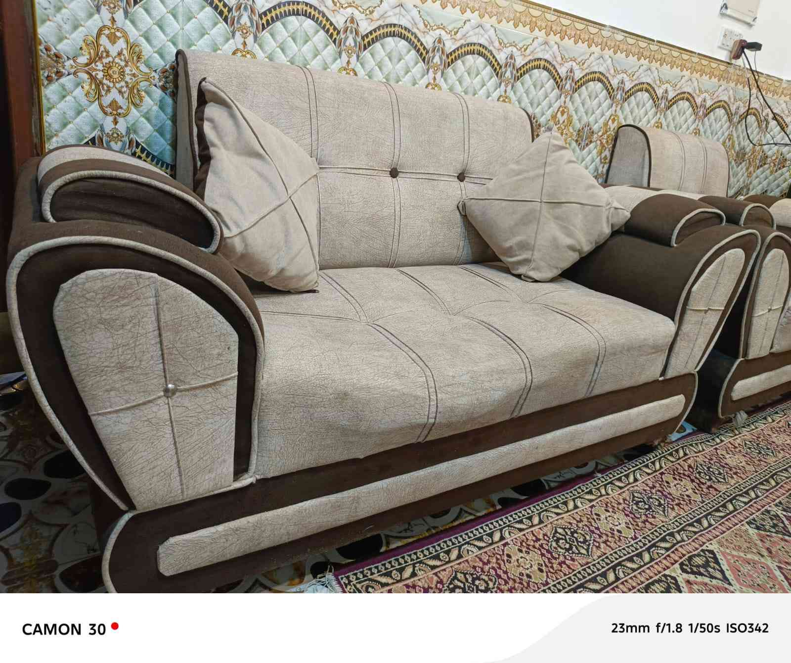 سلام عليكم قنفات للبيع السعر (350) وبيهن مجال مكاني بصره ابي الخصيب الرقم ***********متوفر واساب
