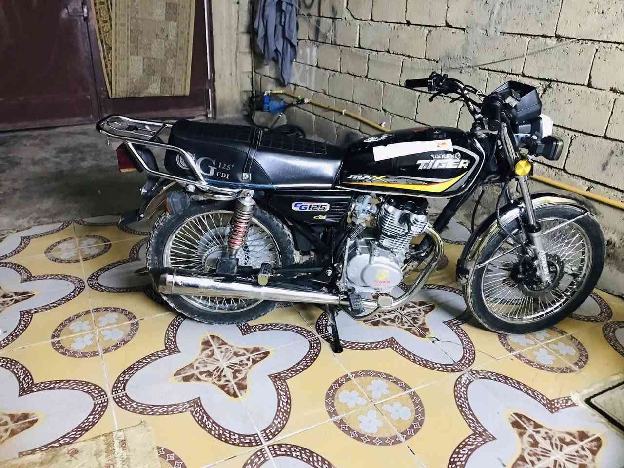 السلام عليكم ماطور تايكر موديل 22
محرك شرط مو مفتوح اخرس ماتسمع الصوت شرط 

كله شغال 
صالنصه كاتم 
السعر اتصل وتدلل ***********
