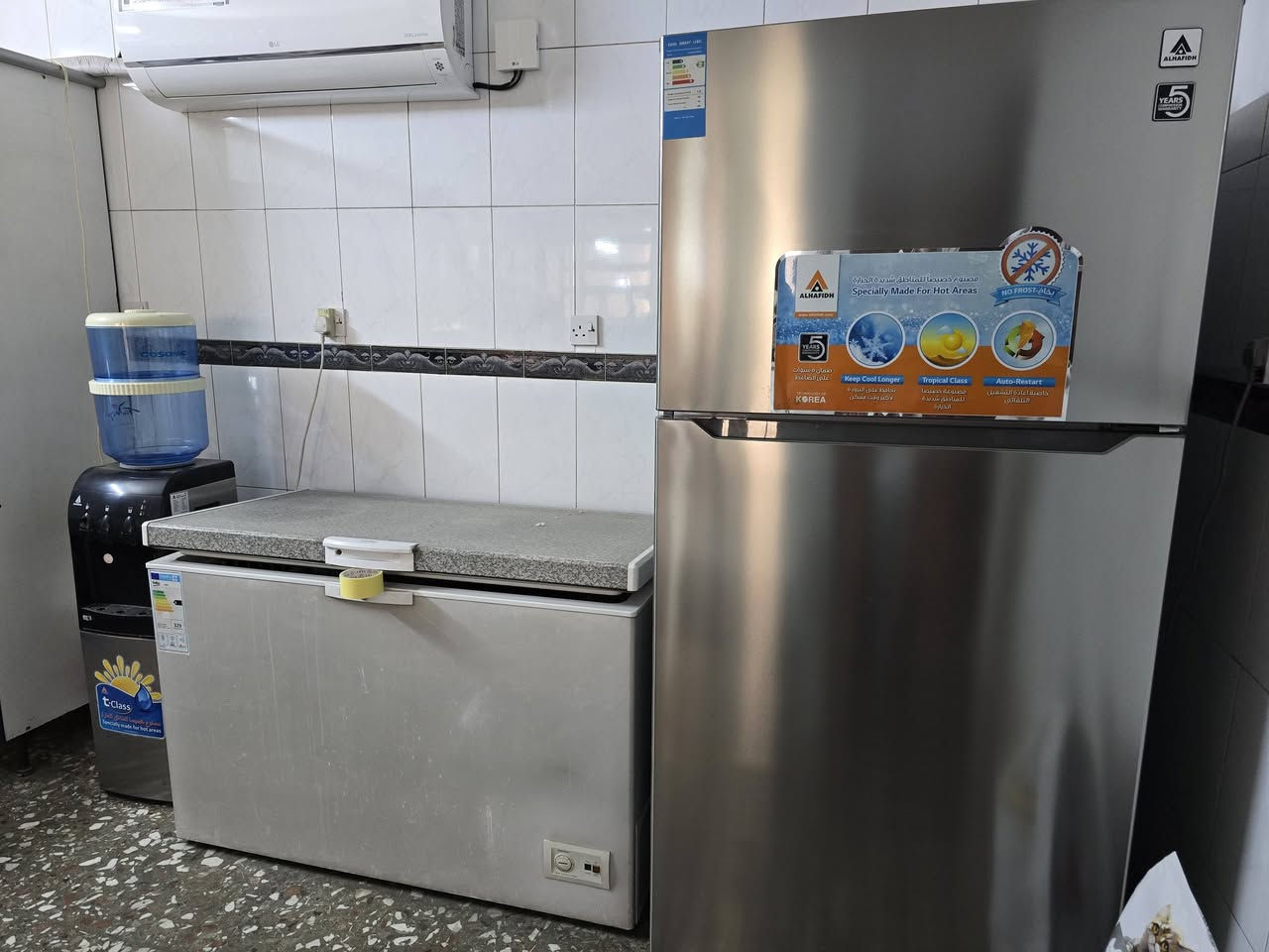 ثلاجة ومجمدة وبراد شغالة ما بيها اي ضرر 
السعر ٨٠٠
المكان بغداد حي الجامعة


**إذا كنت صاحب هذا الإعلان وتريد حذفه لأي سبب، رجاءا أرسل رسالة إلى الدعم الفني**