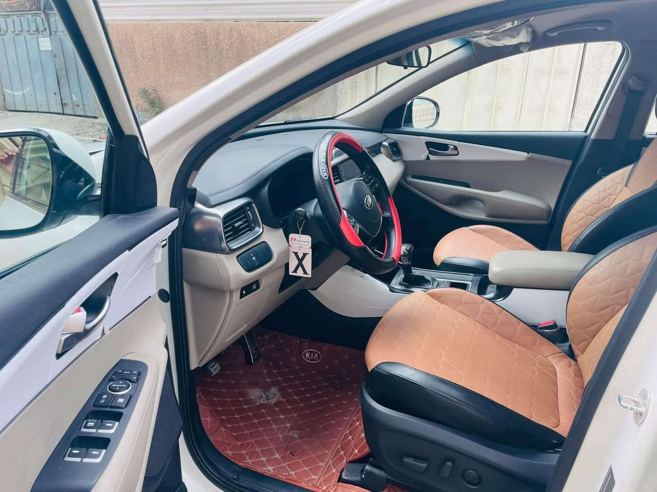 السلام عليكم
سورنتو خليجي 2020 رقم بغداد دولي بأسمي شخصياً هزة جديدة وسنويه جديده ال 2030
6 سلندر
7راكب 
بصمة تشغيل وابواب
جنطة كهرباء شفط
بردات بلادي
مري شفط
3قطع تبريد
كشنات جلد
كشنات كهرباء
حساس امامي خلفي
شاشة كبيرة 
كامرة خلفية
لايت زينون
بك لايت LED
تحكم ستيرن جهتين
ترحيب عند الاقتراب
علامة سورنتو ضوئية

السيارة مكفولة من الضربة والصبغ والتبديل بيه بارد بالباب الخلفي الايسر 
السيارة ماشية 114 الف كيلو 
السعر 255وبيه مجال 
الموقع كربلاء حي معلمين 

***********
