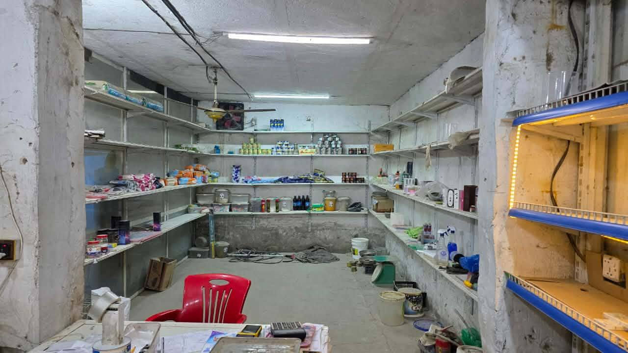 #اعلان
بسم الله الرحمن الرحيم 
محل غذائية جاهز فقط تجيب بضاعة للبيع المحل كامل مكمل من كلشي نقصة فقط البضاعة لن صاحب المحل حاليا عنده ضرف خاص المحل جبير كلش ومرتب بي 14 براد وبي اربع مجمدات وبي ميز حلويات وميز دهين وعارضات جبس بي كامرات وعاكسة وشاشة المحل كامل من كلشي نقصة تجيب مسواك وتتوكل على الله المكان البو كزار مقابل ملعب اثير مطيلب 
***********
