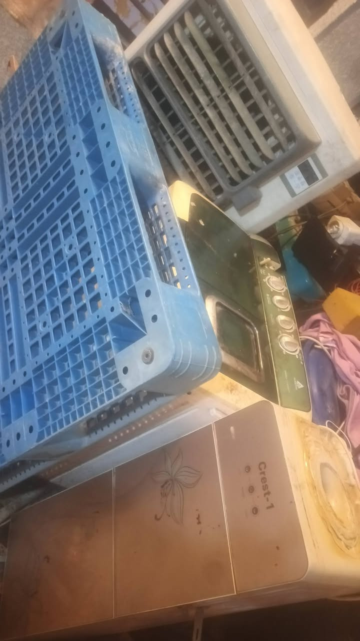غراض للبيع  مكان بغداد مبردة ضرر فقط حوض مكسور تشتغل ٣سرعات غسالة فقط مجفف عاطل براد فقط ماء حار يشتغل سكيبه عدد واحدة ياخذهم شلع بسعر مناسب


**إذا كنت صاحب هذا الإعلان وتريد حذفه لأي سبب، رجاءا أرسل رسالة إلى الدعم الفني**