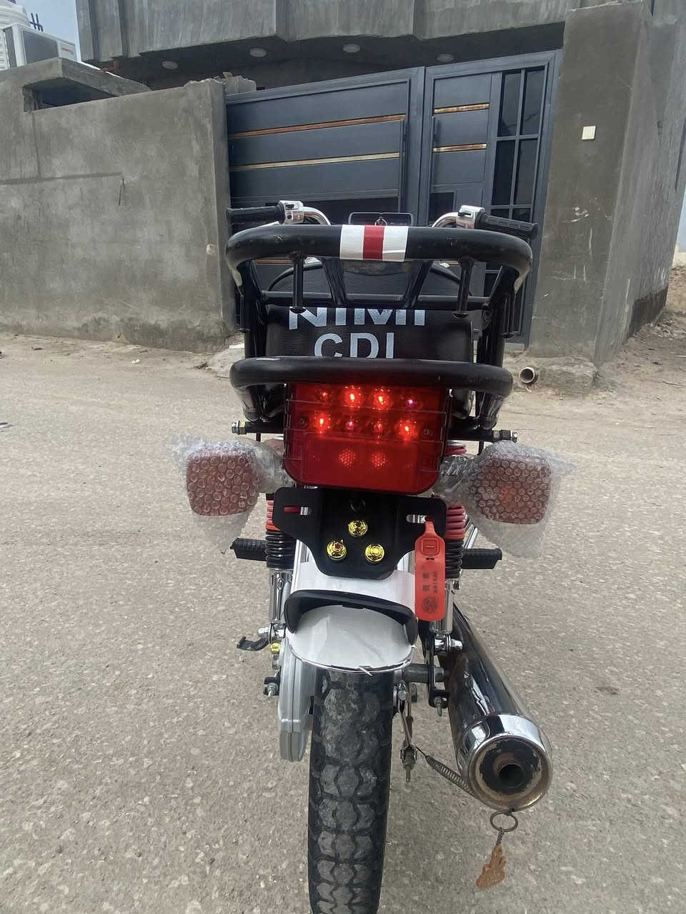 سلام عليكم للبيع نامه متياز 2025 كفاله عامه كل نقص مابيه  أوراق كامله عقل رياضي فول دراجه سعر 675 وبيه مجال حك جيه المكان حله محاويل اتصال ***********
