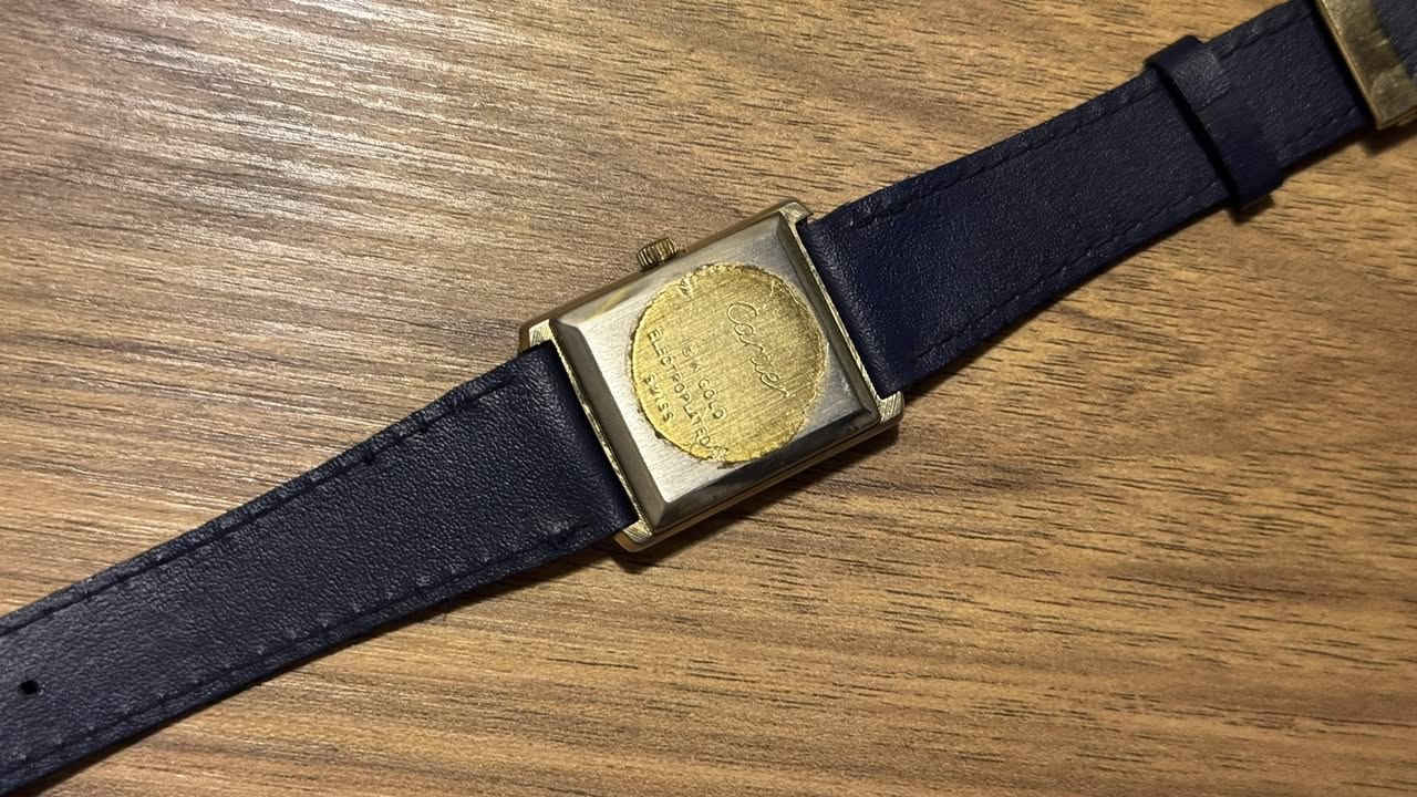 Cartier tank
فنتج انتاج سبعينات

مكينه نصب تكويك 

مكينه سويسري

مينه لون اسود

طلاء ذهب كهربائي 18k

للحجز والاستفسار خاص


**إذا كنت صاحب هذا الإعلان وتريد حذفه لأي سبب، رجاءا أرسل رسالة إلى الدعم الفني**
