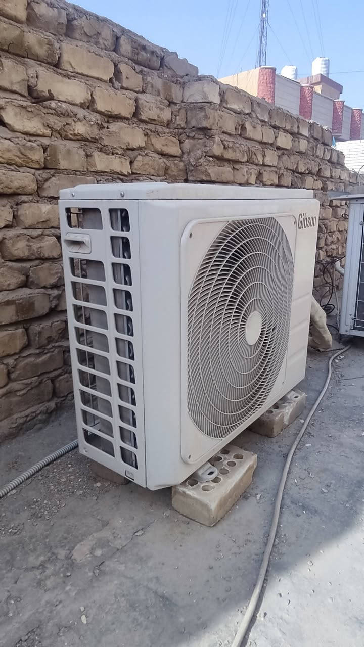 السلام عليكم سبلت جداري 2طن وربع نوع جبسون بلادي على الشركه تدفءه وتبريد استعمال قليل منصوب تفتح بيدك السعر 450 مع مبرده هواء حجم 2500 برفاب الاصلي جدأ نضيفه بلاديه السعر 90 موبايل ***********
