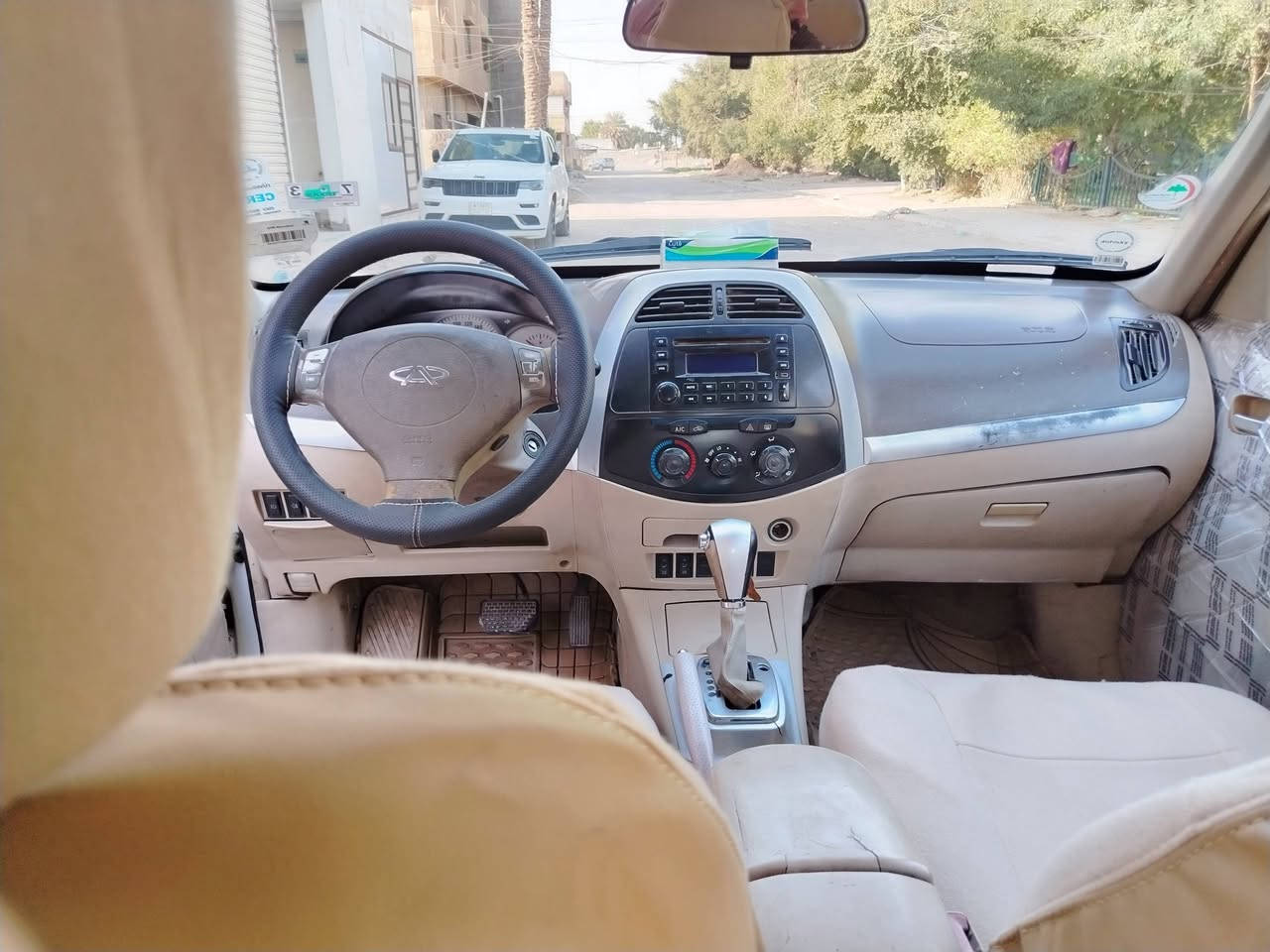 السلام عليكم للبيع تيكو ٢٠١٢ بغداد سياره جاهزه مابيه اي نقص كير مكينه صدر أمامي خلفي تخم تاير تبريد ثلج تدفئه كشنات جلد بلاد داخل نظيف جدا سياره حلوه كير ميكانيك مكينه ٢٠٠٠ فتحه كهرباء تدفئه بلكشنات مكان السياره حي العامل علسريع الملحانيه قرب مسبح الرافدين موبايل *********** السعر ٥٥ وبيه مجال حك الجيه تحويل ثاني يوم
