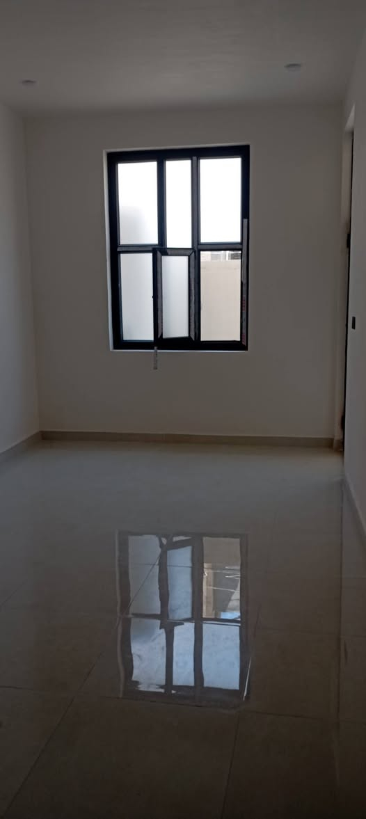 دار لـــــلـبيع  حي الطياره
قريب من شارع 25

المساحه 120متر 3غرف نوم طابقين

3مجماعات صحيه

الدار كامل جديد مامسكون وفارغ

السعر 180مليون

***********
