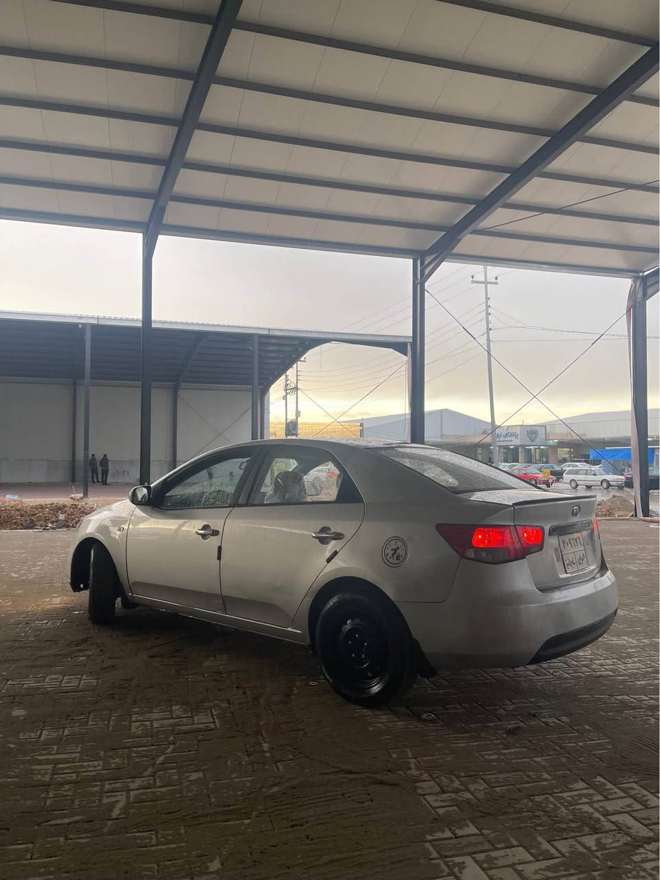 kia forty 
2010
گێڕ عادی 
رەسمی سونەرم داناوە بویاخی هەیە بەبێ ناو گرتن
گیرو مەکینە بە شەرت 
تەبرید ساردو گەرم بەشەرت 
زۆر پاک و بی مەسرەفە 
شان و سەقفی کالبونەوەی هەیە لەزگەی لیدراوە 
سعری ٦٣ گەڵاو مەعامەلە 
***********
وەتسئەپ و ڤایبەر 
لە سلیمانیم السليمانية, العراق
