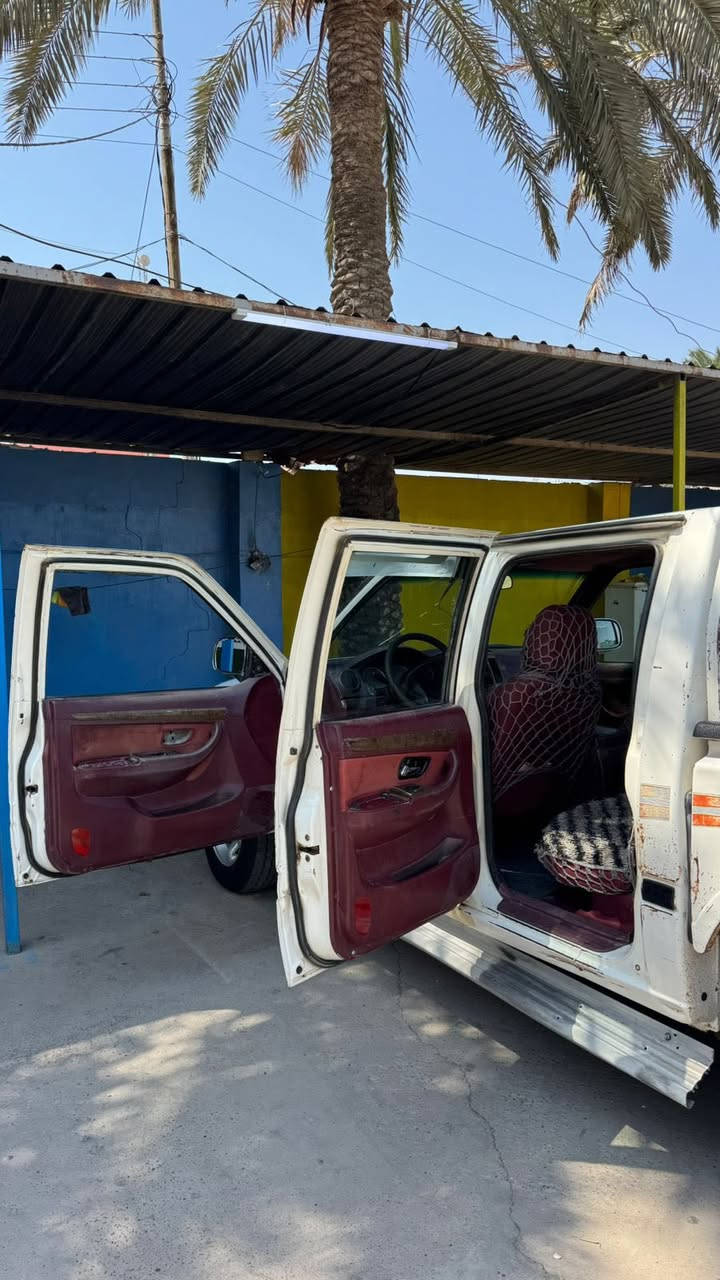 للبيع كنو 2009 منفيس سياره جاهزه من كلشي بس الگشر شوف العين السعر 20 بيهه مجال بسيط  المكان الضلوعيه الجبور الشراي يتصل 
***********
