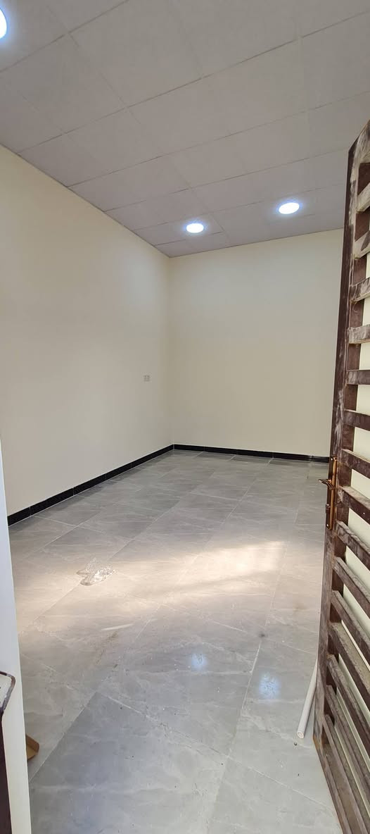 بيت للبيع ١٠٠م  ركن في البصره الجزيره شارع زين العابدين قرب مجمع عالم الرواد السكني   السعر ٥٨ 
***********
