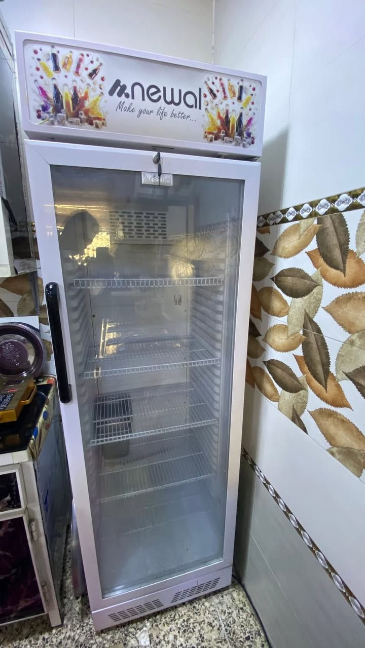 عارضه للبيع ب جديدة مثل ماموضحه بالصوره 
تبريدها يخبل سعر 400
***********
