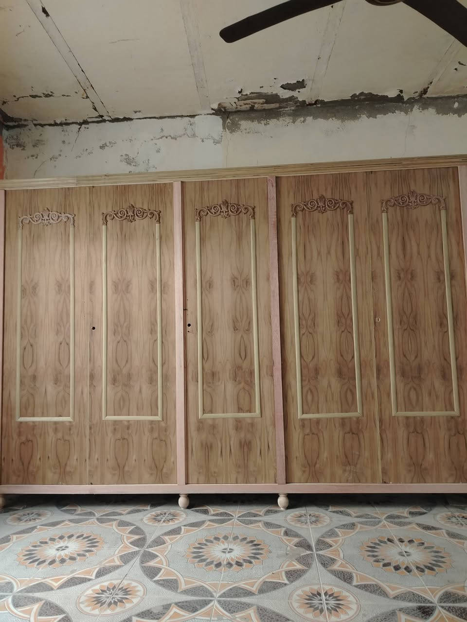 كنتور 5ابواب تسكام ثقيل ضهر جرجوبه تلبيس السعر 500 وبي مجال *********** اتصل او مراسله خاص
