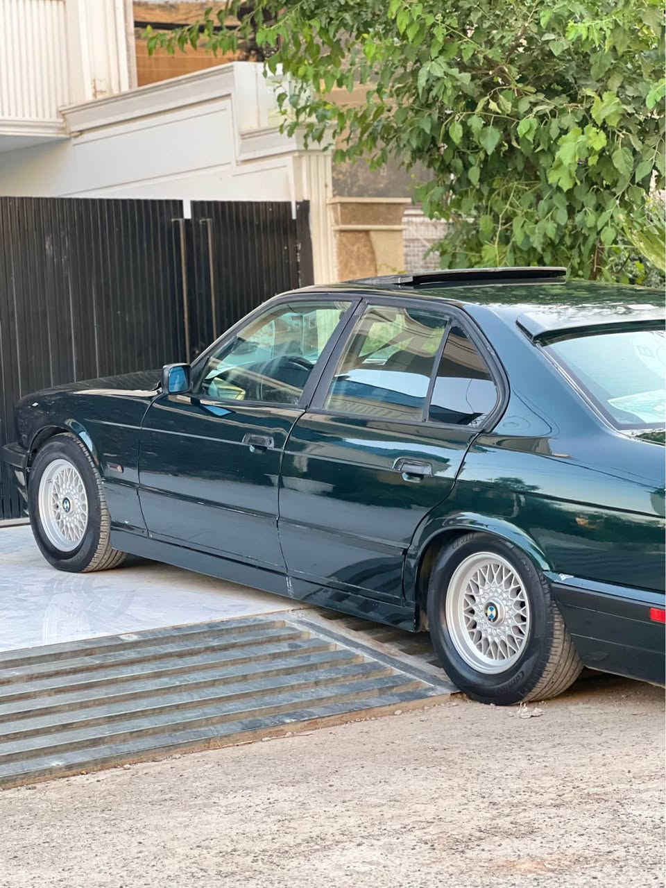 Bmw525iA

BMW 1993 E(34)    (525iA)
Car for sale…!!!
للبيع…! 
***********
بيئيم موديل1993
فول فول
ئارم پلاستیک سلێمانی
سه ياره يه كي نمونه له جواني 
مه كينە٥٢٥کەپس
گێر تۆماتیک 
 سلفو تەبرید❄️
جام كاره بايي
لایت ئەلقە
پێش پان
٧بالیف
دەبل ئیرباگ
ناو فۆرمیکا
٤ تایەو ویلی لۆک 
پێشی تازە داگیراوە
هەموو گیانی بەشەرتە   ئارم ئەوەلیات بەشەرتی کۆمپیتەر
موس براوە وەرگەراو هەموو گیانی بەشەرتە
شوێن کۆیە كويسينجاك, أربيل
