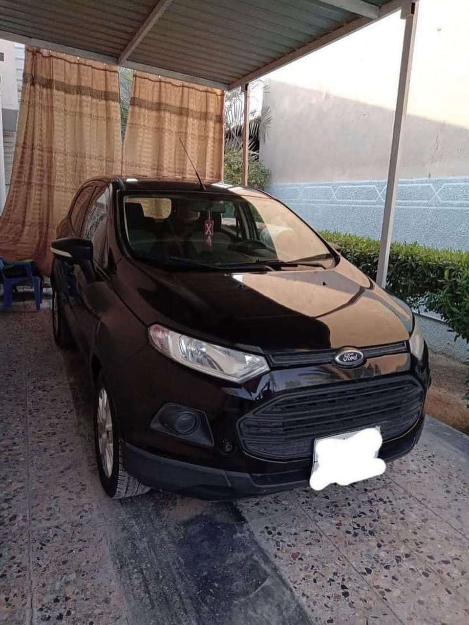 فورد امريكي 2015 
مواصفات عاديه 
بيها قطعه وحده فقط بنيد 
ماشية ٧٧ ميل 
السعر 95$ وبيها مجال
*********** بغداد, العراق
