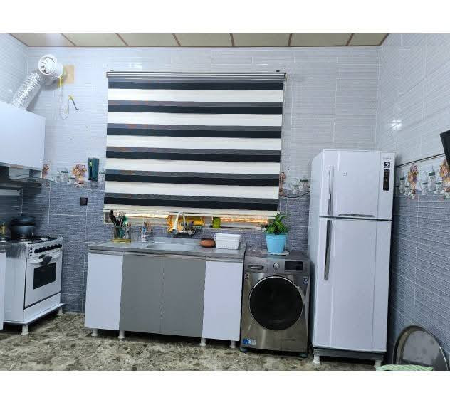 السلام عليكم // كاونتر للبيع نضيف كلش مستخدم جدا قليل /نوعيه MDF ،الكاونتر طول 3متر والسنك متر ونص. مع ملحق مفرقة/ السعر 400وبية مجال  ،،بعقوبة لتحرير /+9647838695172
