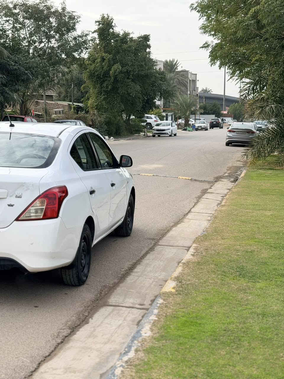 السلام عليكم
نيسان صني للبيع فقط 

موديل 2019هندي بليتة زركة 

رقم اربيل 

كير ومكينة مكفولة والسيارة جاهزة 

السيارة اعلى مواصفات بموديلهة وموضحة بالصور 

بيها صبغ جاملغين وكم مكان بارد 

السعر 90 وبيها مجال بسيط 

مكاني بغداد -حي الجامعه

للاستفسار الاتصال على الهاتف او واتساب 

***********
