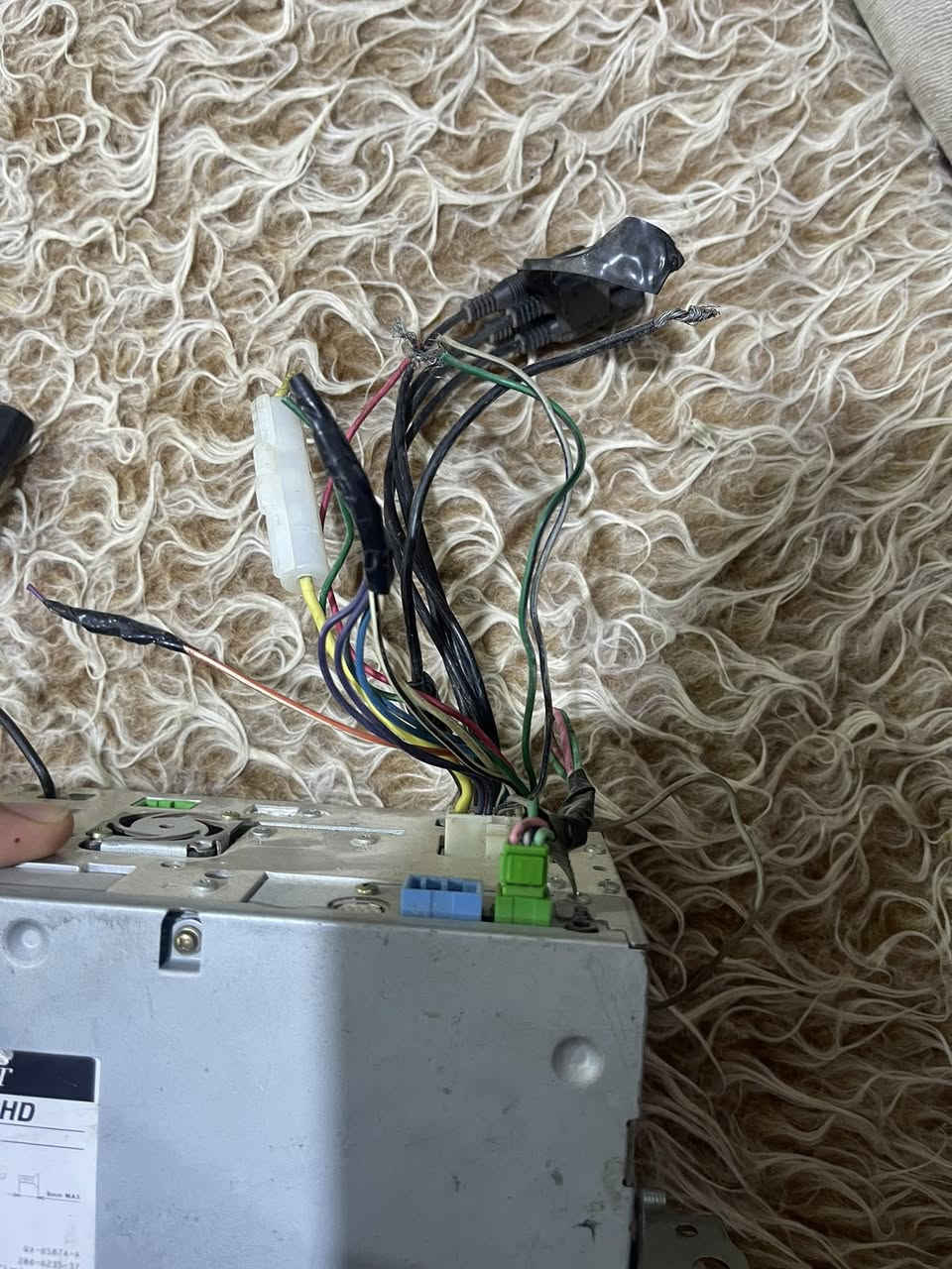 السلام عليكم شاشة جنون كرستال شرط الشغل قلابه وياها الإطار مالته  ب75 مكاني البصره المدينه قضاء الصادق رقمي ***********
