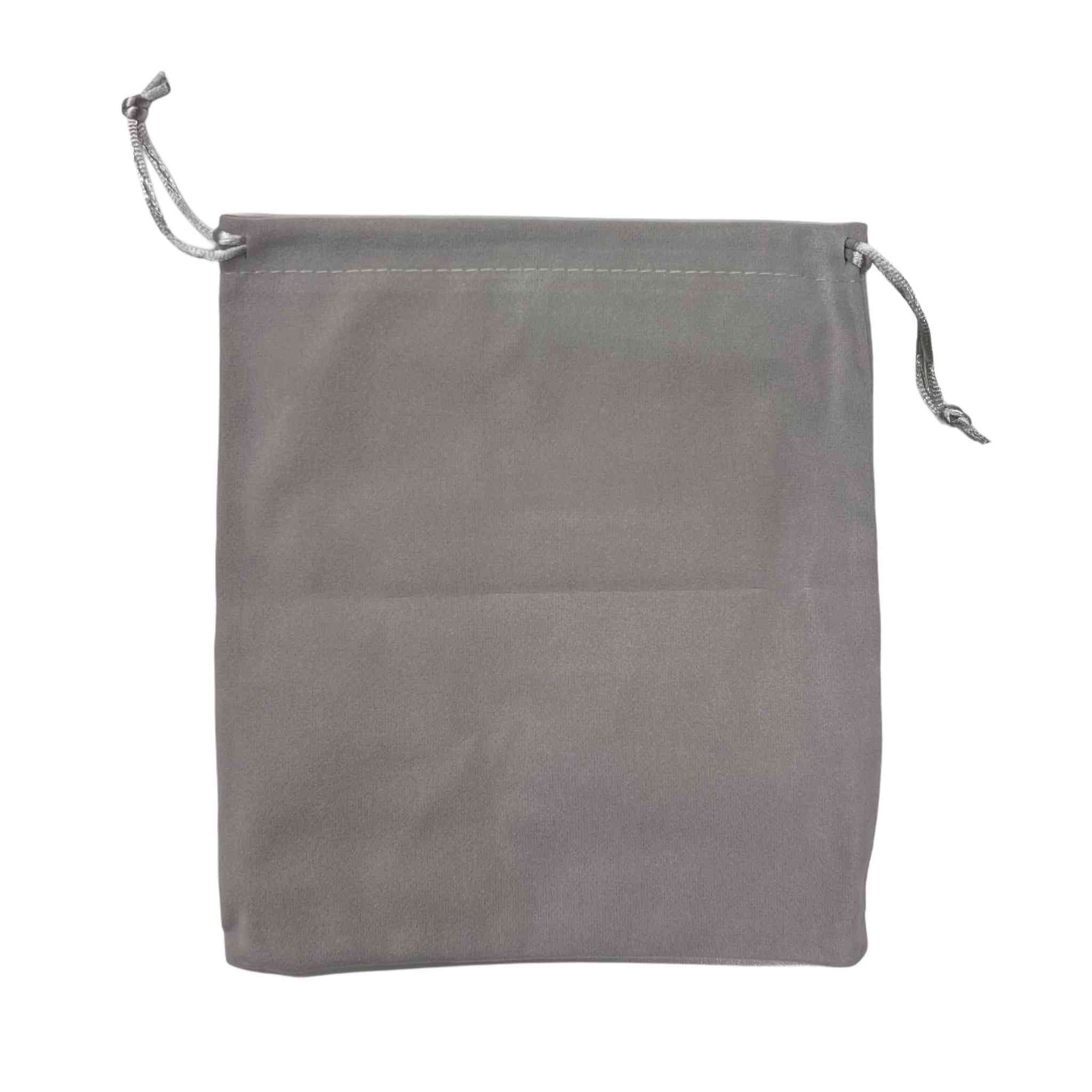 جيمبال موبايل F5 ثلاثي المحاور القابل للطي

• جيمبال موبايل ثلاثي المحاور (3-Axis) قابل للطي يمنحك تصوير أكثر ثباتًا وسهولة في الاستخدام.

• تصميم قابل للطي لسهولة الحمل والتخزين بدون أخذ مساحة كبيرة

• يدعم تتبع الوجه (Face Tracking) لتصوير تلقائي أثناء الحركة

• يحتوي على ميزة التقريب (Zoom Function) للتحكم بسهولة أثناء التصوير

• يدعم تصوير تايم لابس (Time Lapse) لالتقاط لقطات احترافية

• يعمل عبر تطبيق مخصص “Gimbal Play” من Google Play و App Store

• الموديل: F5
• نوع التثبيت: 3 محاور (3-Axis)
• زاوية الدوران (Roll): ‎-115° / 215°
• زاوية الإمالة (Pitch): ‎-55° / 55°
• زاوية الدوران الأفقي (Pan): ‎-165° / 165°
• وقت الشحن: 3 ساعات
• جهد الإدخال: 5V / 1A
• جهد التشغيل: 3.4V – 4.2V
• تيار التشغيل: 150mA – 3000mA
• وقت التشغيل: حتى 7 ساعات

• دعم حجم الهاتف:
 • العرض: 55 – 86 مم
 • السماكة: ≤ 12 مم
السعر 55000
متوفر توصيل لجميع المحافظات العراق


**إذا كنت صاحب هذا الإعلان وتريد حذفه لأي سبب، رجاءا أرسل رسالة إلى الدعم الفني**