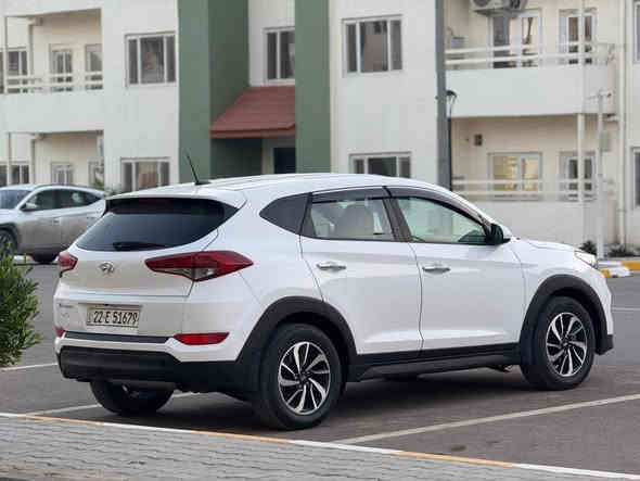 السلام عليكم
للبيع هونداي  السعر ١٤٥ ورقه موبايل ***********
توسان ٢٠١٧ وارد امريكي ***********
حادثه جاملغ وبنيد الحادث والسونار مرفق مع المنشور
 نص مواصفات
محرك ٢٠٠٠ جي دي إي
دواخل لونين 
شاشه تاب 
كامره خلفيه 
فول تحكمات استرين 
تبريد ثلج ⛄️ 
السياره جاهزه من كلشي فضل الله 
رقم شمالي تحويل ثاني يوم مكانه بغداد بسمايه
