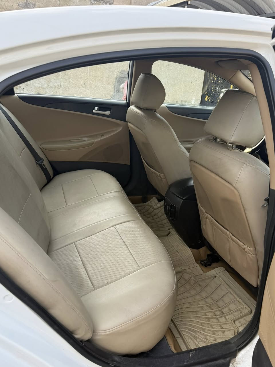 السلام عليكم سوناتا موديل 2013  
مكينة 2400
قطعتين تبريد 
شفتات ستيرن 
كرسي السائق كهرباء 
ربع الجاملغ الخلفي صبغ فقط الباقي مكفول 
مكينة كير كفالة 
السيارة خليجي 
السعر :132
رقم الهاتف :***********
