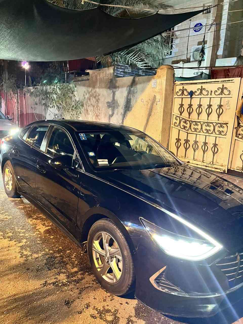 سوناتا ٢٠٢٠ وارد امريكي
حادثها بنيد بدون شواصي ولا دواخل ولا ايرباك طاك 
نضيفه واستعمال بيتي ماشيه ٦٢ الف كيلومتر 
قياده ذاتيه وكير دكم تحديد مسار  و اوتوهولد رقمها بغداد وباسمي حره محرك ٢٥٠٠
للتواصل ***********
