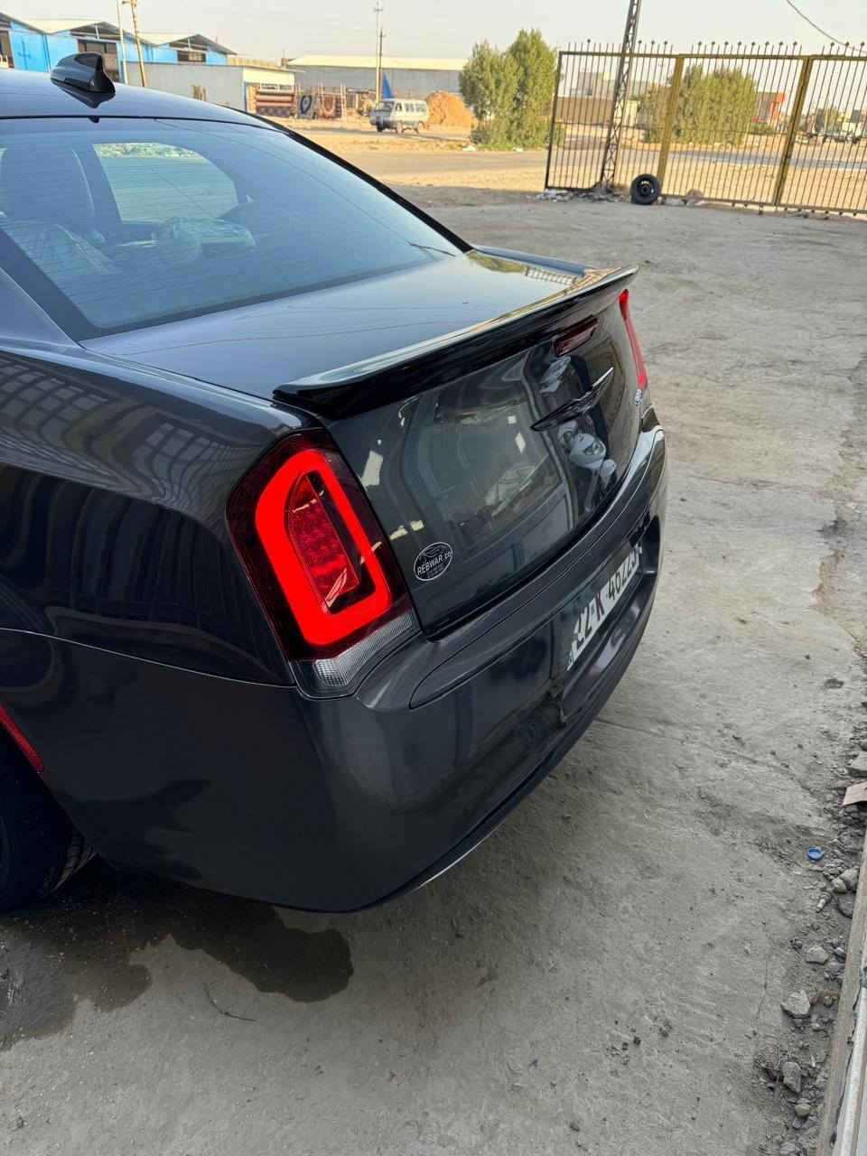 السلام عليكم اوباما S فول مواصفات للبيع موديل 2018 رقم اربيل دولي بسمي سيارة جديدة وجاهزة مكينه وكير وحداديه وتخم تاير كله جديد سيارة ماشيه 60 بيها رش بلحاملغ لامامي فقط لمواصفات معروفه لسعر 223 مكان السيارة بلقاسم ***********
