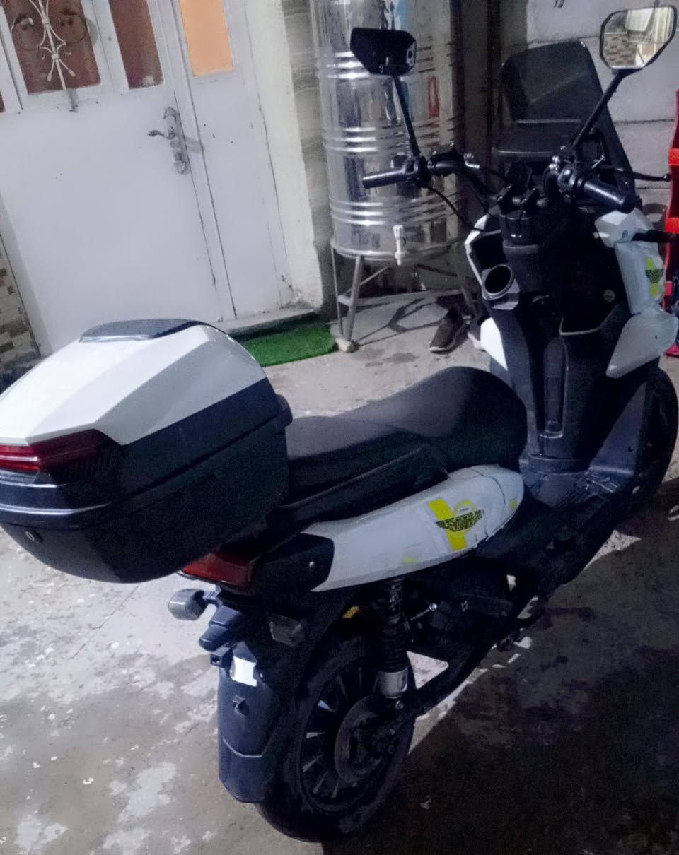 دراجه ام تير شحن 
بطاريه ليثيوم 105كم 
دبل شحن سريع 
سرعته 95كم 
عنوان /بغداد شعب 
***********
سعر 650الف و بيه مجال
