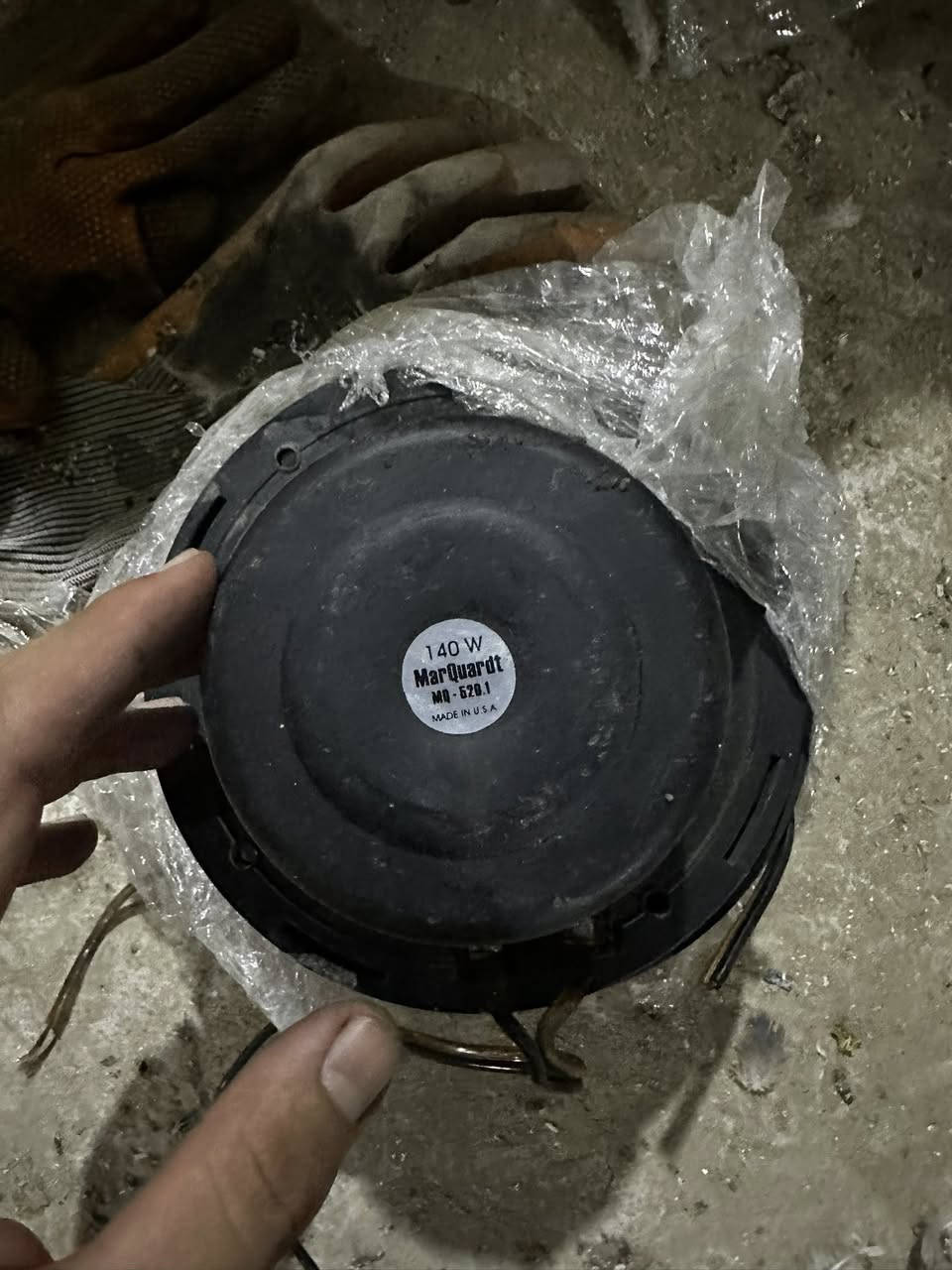 السلام عليكم سماعات كوري تفيصخ 400زوج جمله فقط بيع كل الكميه. ***********
