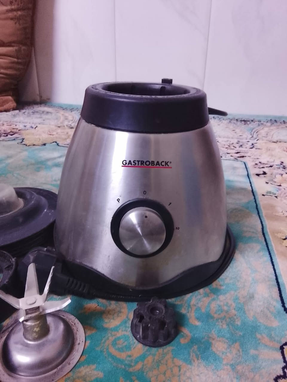 السلام عليكم 
غراض للبيع 
1- مكينة تجهيز القهوه كلشي ما بيه استعمال جداً قليل السعر 60الف وبيه مجال 
2- مكينة العصير (الخلاط) كلشي جاهز و نضيفه واستعمال قليل نقص فقط الدولكه السعر 10الف
3-مكينة غسل سيارات 
فٱره 
اللون الاحمر سعره 35 الف
واللون الأزرق 25الف
بس ما بيهم لا صونده ولا مسدس
كلشي الي ذكرته يشتغلن على الفحص 
المكان بغداد البنوك قرب حسينيه  الامام المهدي
***********
