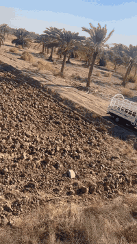 ارض للبيع المساحه 12 دونم يوجد فيها عدد من نخيل ويوجد ايضاً دار عدد ثنين واحد هيكل مسقوف والثاني صالح للسكن كما موضح في الفديو ويوجد فيها ماء اساله وكهرباء والأرض صالحه للزراعه الموقع بابل دبله قرية ابو ضباع للاستفسار ***********
