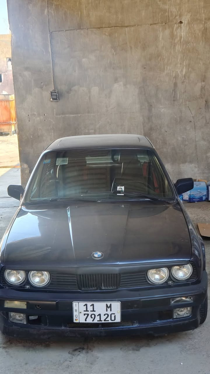 السلام عليكم للبيع او مراوس حسب القناعة
BMW E30 325i

مكينة 25 مفتوح بدون تبخير وتنقيص 
تبريد شغال 
كير عادي شورت شفت نمرة طويلة 
اكسل بلادي جديد 
حدادية امامية خلفيه كله تضيفة وخير من الله

كهربائيات كله شغاله بدون جطلات
وميكانيك كله كاملة مكملة مكفولة

رقم بغداد مشروع وطني باسمي تحويل ثاني يوم سنوية ساقطه قبل 5 اشهر 
دوس جوانب AC 
لحيه خلفية AC
سبايدر  m1
السيارة كاملة مسويلة ادامة كامله :
بلكات جدد 
نوزلات جدد 
فيت بم جديد
فلتر بانزين جديد 
راديتر جديدة 
مروحه ميني كوبر اصلية جديدة 
واتر بم جديد 
قوايش تبريد وال بور وال داينمو كله جديد اصلي بدلتهن 

السيارة بدون ضربة بدون خياسات بدون كص شواصي جدا نضيفة 

كل نقص مابيه فقط ترتيبات بسيطة 

مكاني بغداد البلديات ***********
السعر 53 وبية مجال بسيط
