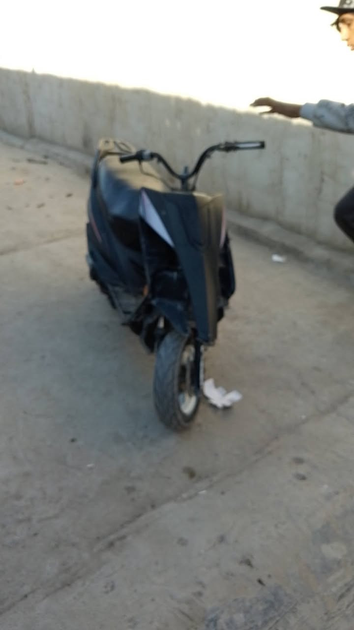 سلام عليكم دراجه للبيع بيه محرك مال ماكس عدله درجه طافيه كايمه ابيع كوم حديد 125 وبيه مجال مكاني بغداد مدينه الصدر  رقمي ***********
