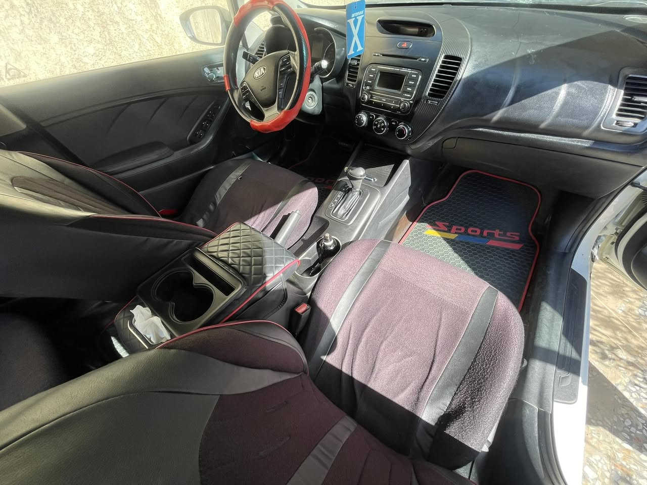 السلام عليكم
للبيع سيراتو 2014 

رقم بغداد بسمي 

كير ومحرك كفاله 

بدون ضربه فقط بيه بارد بالجاملغ الامامي 

خمسة ويل 

تبريد قطعتين

محرك ١٦٠٠

ماشيه ١٢٢

السعر ١١٨ وبيه مجال بسيط 

مكان السياره بغداد حي الخضراء 

***********
