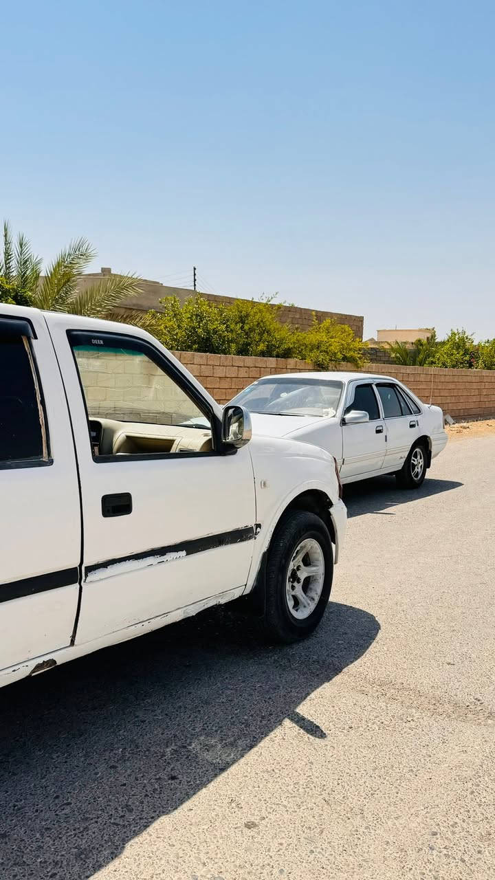 السلام عليكم 
للبيع اومراوس حسب القناعه كنو 2006 حبل
كير محرك شرط محرك شاده بـ كارتون كابريتر جديده تخم كلج كامل جديد اذان محرك جدد
شيال كاردن صلبان كله جديد
باتري جدبد
داخلها جديد 
لايت بك لايت شغاله
مسجل سماعات شغاله
المكان تكريت/قضاء العلم 
السعر 19 وبيها مجال قليل
الاستفسار على هذا الرقم 
***********
