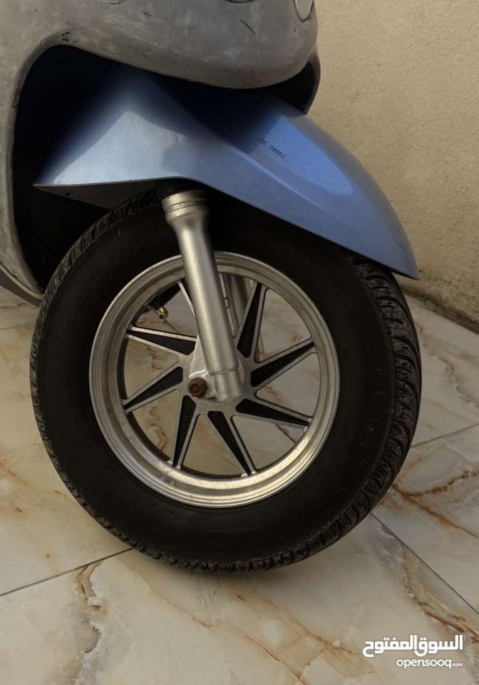 ماكس قجمه 120 دراجة نظيفه وحلوه ومكينه مامفتوحه كفاله شوف العين سلف هندر شغاله ، تخم تاير جديد 750 وبيها مجال قليل للشراي *********** واتس , البصرة القبلة
