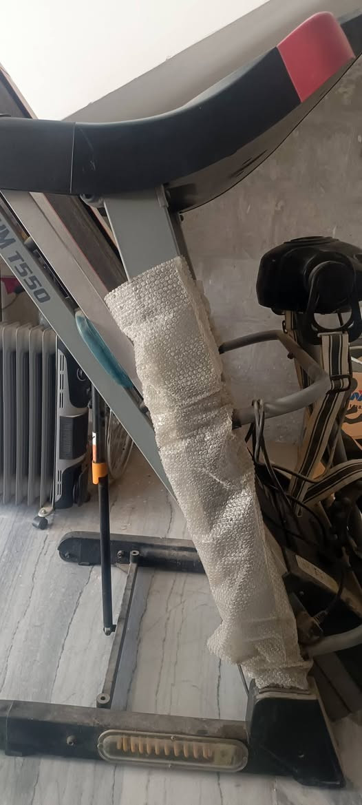 جهاز جري و رشاقه و حزام بطن هزاز لوزن 150 كغم فما فوق مستعمل لسبوع داخل المنزل نوع
 use gym T550
المكان مقابيل جامعه بابل 
السعر 325 الف 
الحاله : جيد جدا 
للاستفسار ***********
