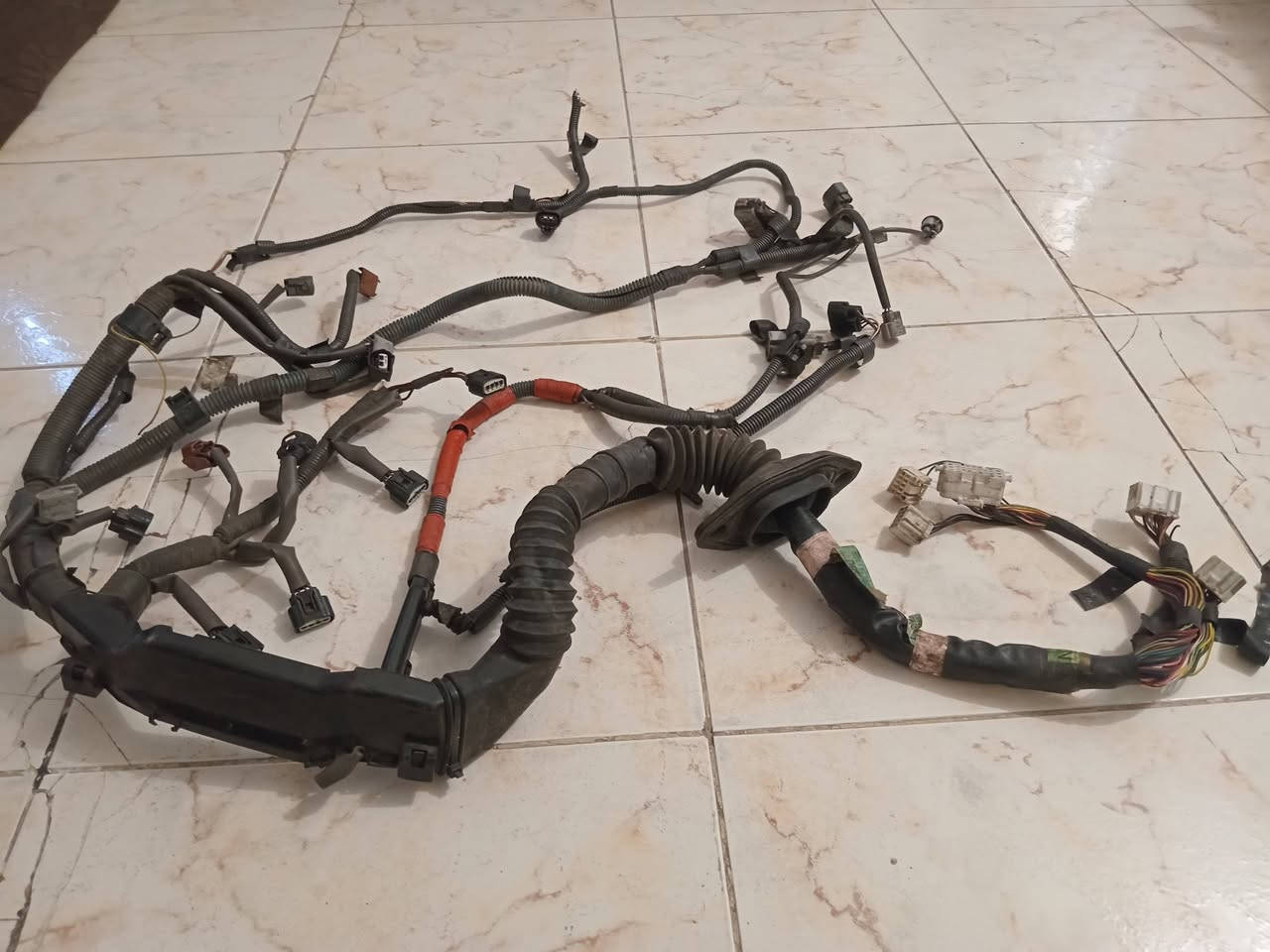 السلام عليكم ضفيره مكينه جمره بيكب مال حاويه للبيع 
سعرها ٢٠٠ الف وبيها مجال للاستفسار ***********
