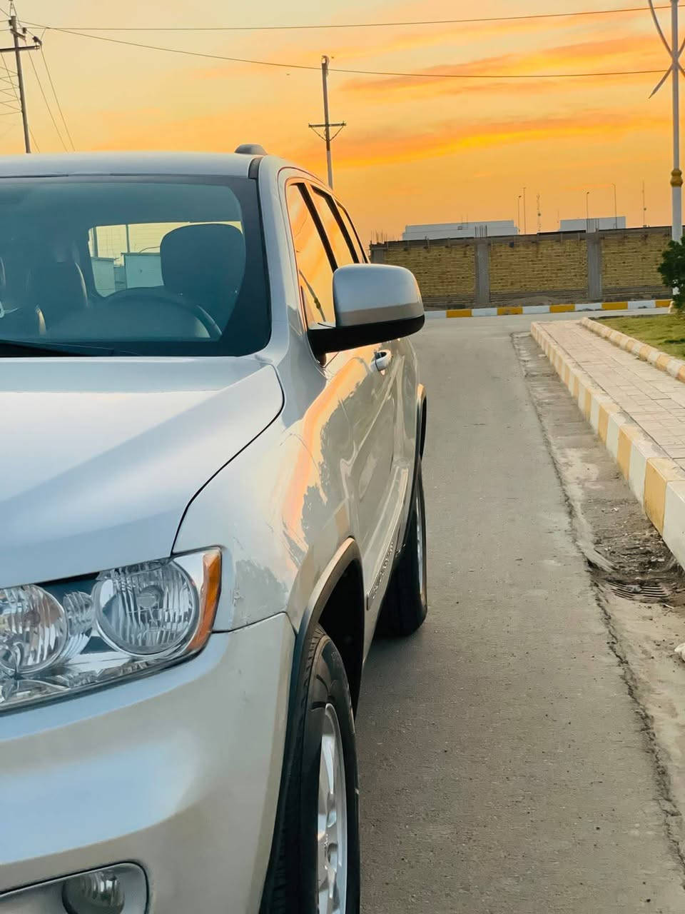 جيب لاريدو مديل السياره ٢٠١٢ مكفوله تقرير باسمي الموصفات محرك ٣٦٠٠ فور ويل السعر ١٦٠ أو بيها مجال للشراي العنوان الناصريه الموحيه رقم الهاتف ***********

