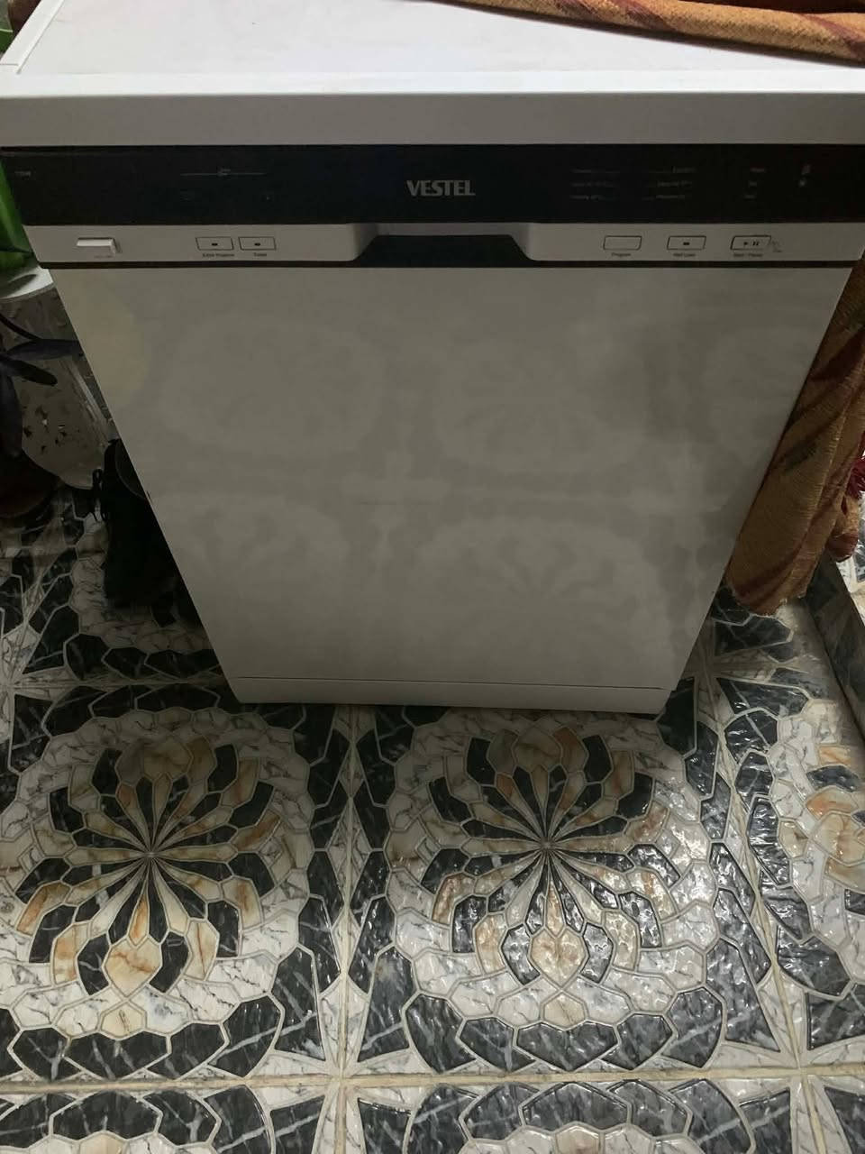 ثلاجه للبيع كلش نضيف احمر سعرها 175 وبيها مجال،، ثلاجه ابيض سعرها 50،، غساله مواعين للبيع نضيف بشرط سعرها 150 بيه مجال،، قلايه حجم كبير نظيف سعرها 25،،، الي يريد يجي خاص فقط رحمه والديكم،، ياالله


**إذا كنت صاحب هذا الإعلان وتريد حذفه لأي سبب، رجاءا أرسل رسالة إلى الدعم الفني**