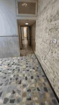 شقه للايجار  طابق ثالث غرفتين وصاله ومطبخ وخدمات الاعظميه قرب المقبره ...