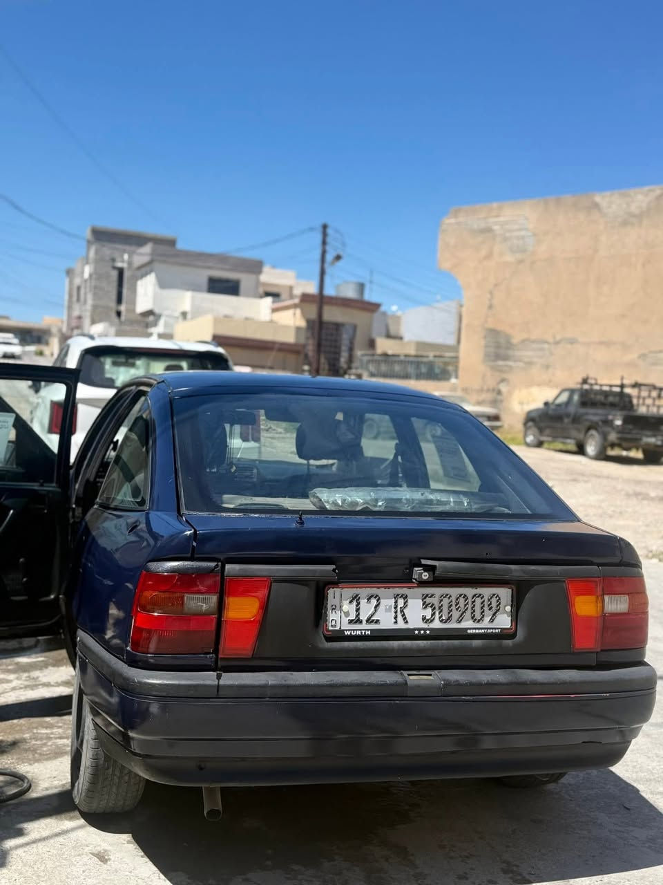 أوبل فكترا حجم ٢٠ 
كهرباء كلها شغاله 
سياره مصبوغه عام 
السعر ٣٥ 
رقم ***********
بيها مجال تعال تدلل
