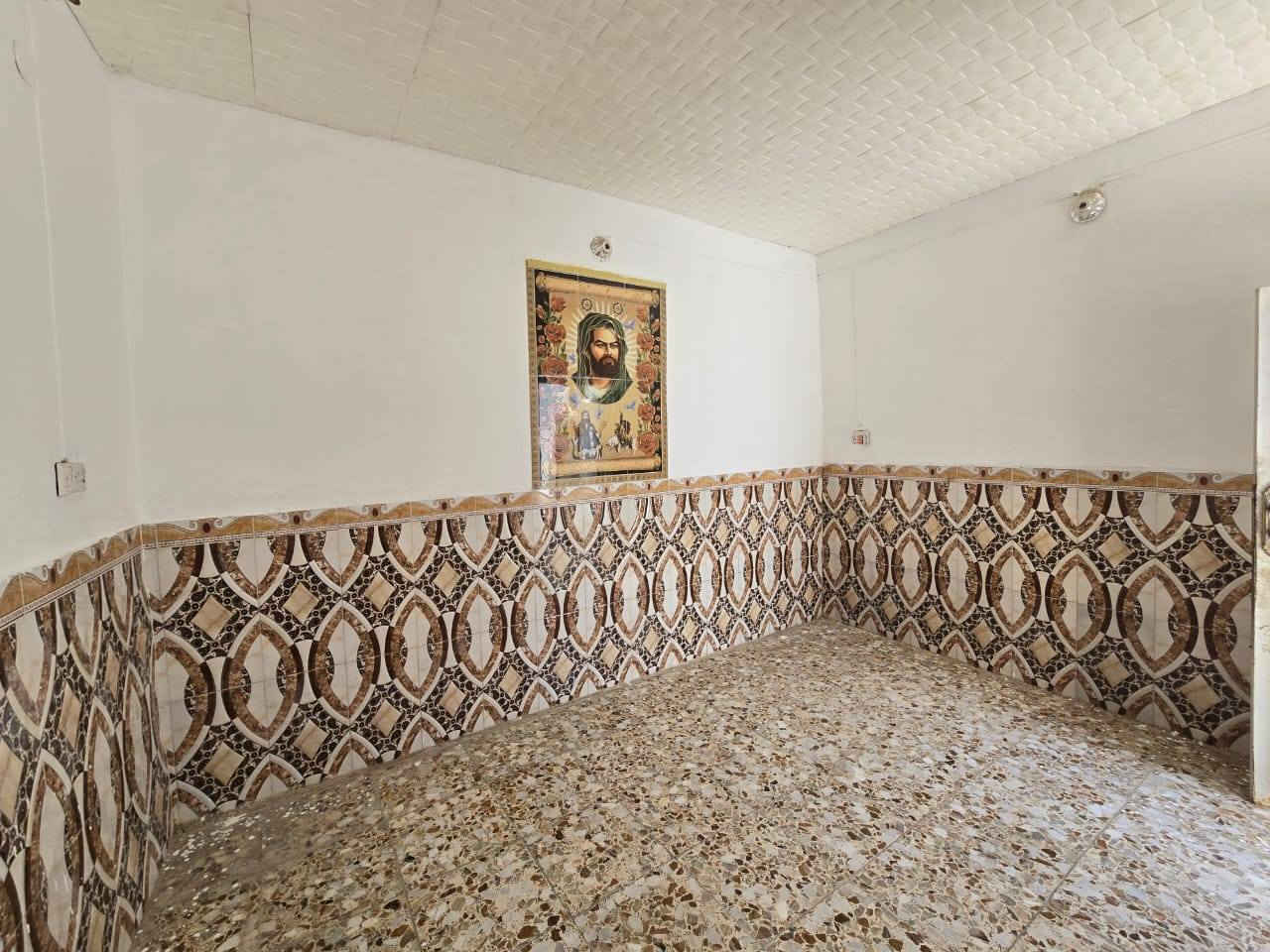 بيت ٩٨ متر للبيع 🏠
عنوان العزة القديمة نهاية شارع المركز 

غرفتين + هول + مطبخ + صالة + طرمة 
السعر ٤٠ قفلة 
للاتصال📞

***********📞

***********📞
