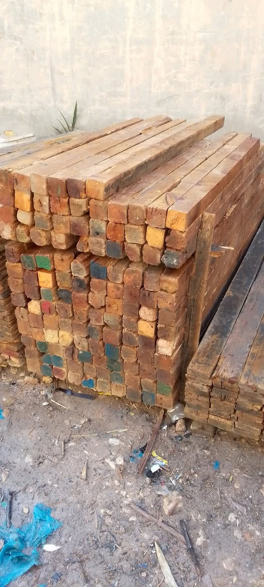 قالب خشب للبيع العدد ٩ مكاعب مشتغل بي شغلتين العنوان بابل رقم الهاتف ***********
