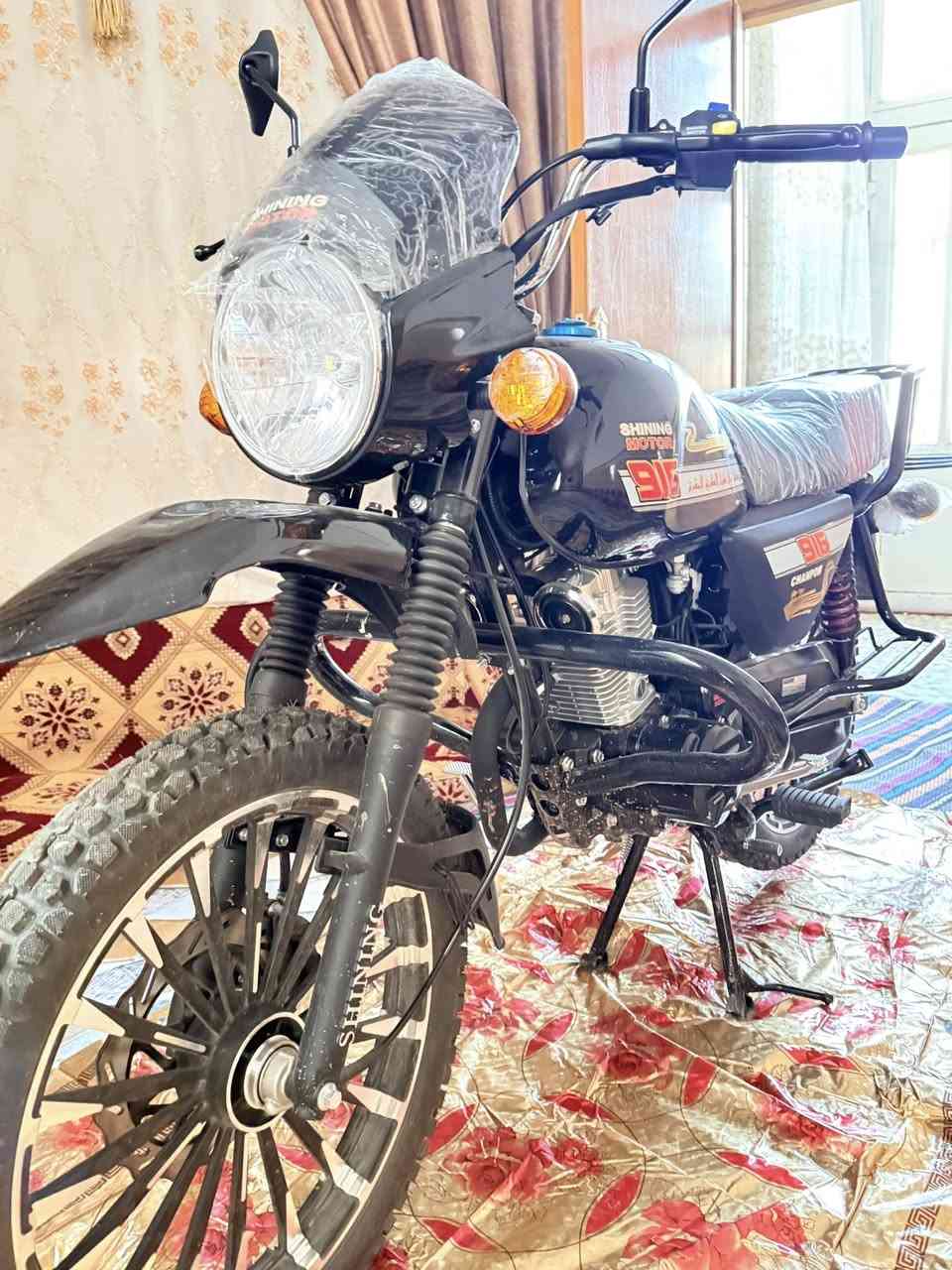 السلام عليكم شاينغ موتور جبلي مكينه ٢٠٠c ماشيه ٣١كيلو فقط اوراق اصوليه يعني تترقم الدراجه بعدها زيرو امانه الله اني ماخذها ١٩٠٠ 
ورايدها ١٧٥٠وبيها مجال للشراي
عنواني ديوانيه البدير 
***********
واتساب فقط متواجد
