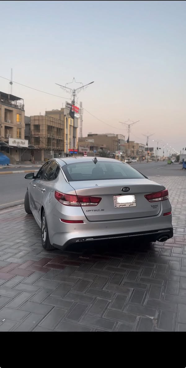 السلام عليكم
كيا أوبتيما 2019 
وارد أمريكي
 • محرك 2.4L GDI كفالة من التنقيص والتبخير
 • كاميرا خلفية 
 • كشنات مخمل 
       • تحكم ستيرن جهتين
 • دخول ريموت ذكي 
       • رادرات امامي وجانبي
       • حساسات خلفية 
       • لد نهاري ليلي
       • اشاير مرايات جانبية
       • رادار الخروج عن المسار
       • ويل 16 كروم بلادي
وباقي مواصفات الاوبتيما المعروفة

الضرر :- السيارة ليبل واحد بدون اي تبديل و
"ملاحظة حادثها القطع نفسهن راجعات بارد"
والحادث مرفق بالمنشور
سونار موجود
رقم مثنى معوقين شبه مميز باقي اقل 7 شهور وتصير حرة مالك موجود

السيارة خير من الله وبالعافية ؏ ياخذها
السعر 140 وبيها مجال للشراي 
مكان السيارة/السماوة -المركز

للأستفسار اكثر الاتصال على الرقم 
***********
