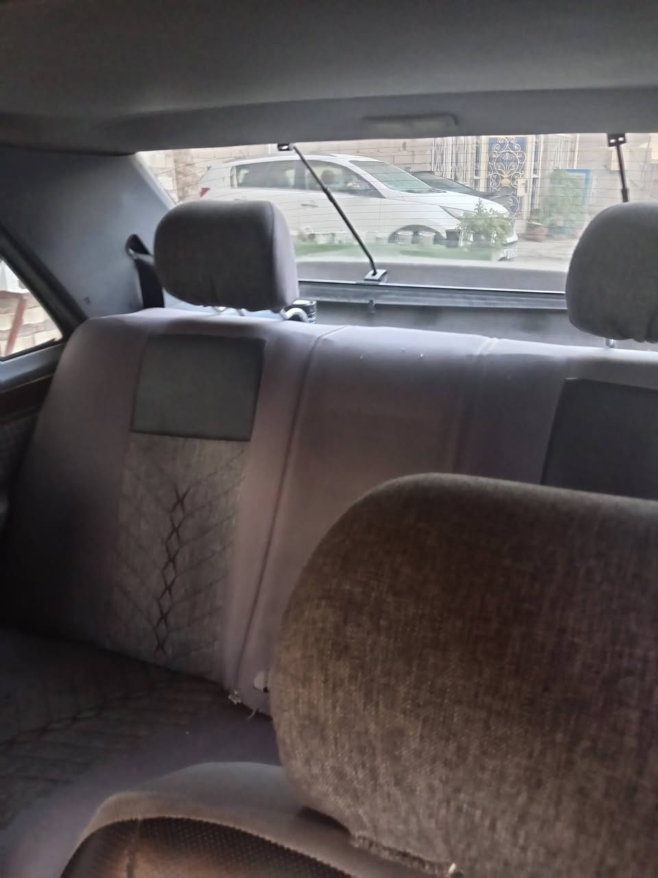 السلام عليكم 
من رخصه الأدمن
عندي سياره دب موديل 89
لون رصاصي
محرك ونجي ثنين ونص
6 سلندر
محوره غاز 800لتر
رقم نينوى 
انكليزي 
بأسمي 
سنويه الى 
2030
تخم تاير 
باتري جديد 
خير من الله 
السعر78
مكان السياره ديالى 
رقم الهاتف ***********
