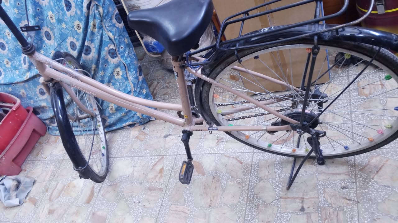 السلام عليكم 
دوشك نفرين نظيف سعر 40 بي مجال 
دواشك نفر سعر الواحد 25 بي مجال 
مغسله نظيفه سعر 35 بيه مجال 
جربايه طفل ودوشك مالتها سعر 40 بيه مجال 
بايسكل سعر 40 بي مجال 
مكان بغداد المشتل شارع المدارس 
(( الخاص مغلق شراي واتساب *********** ))
