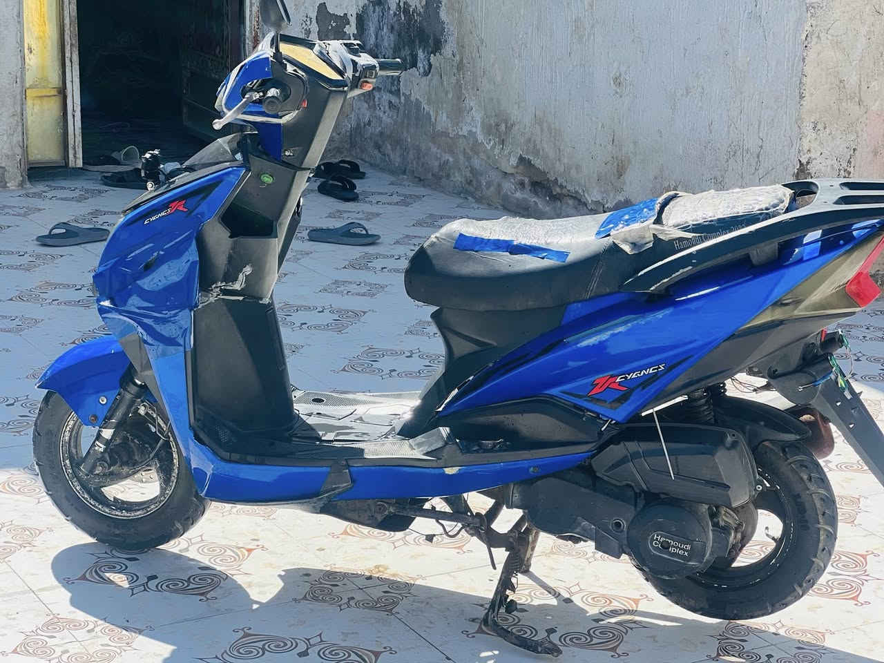 السلام عليكم دراجة سكنس للبيع 
الدراجة ماناقصها شي مسويلها إدامة كاملة 
سعرها 290 بيها مجال بسيط


**إذا كنت صاحب هذا الإعلان وتريد حذفه لأي سبب، رجاءا أرسل رسالة إلى الدعم الفني**